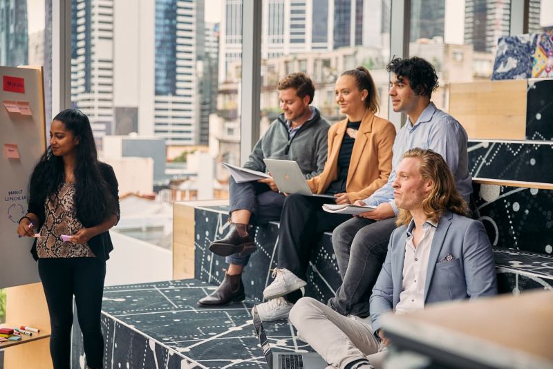 Navigating Career Transitions: Top Online Tools to Facilitate Your Shift